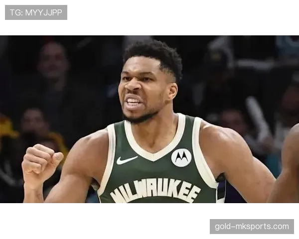 扬尼斯·阿德托昆博刚下场还在暴走，一掏卡结账那一刻我瞬间认输，穷人路过别看帮忙